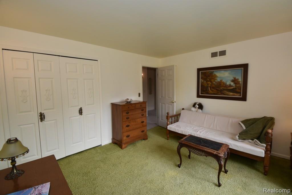 2284 West Avon Road Rochester Hills, MI 48309 - Photo 50 of 53