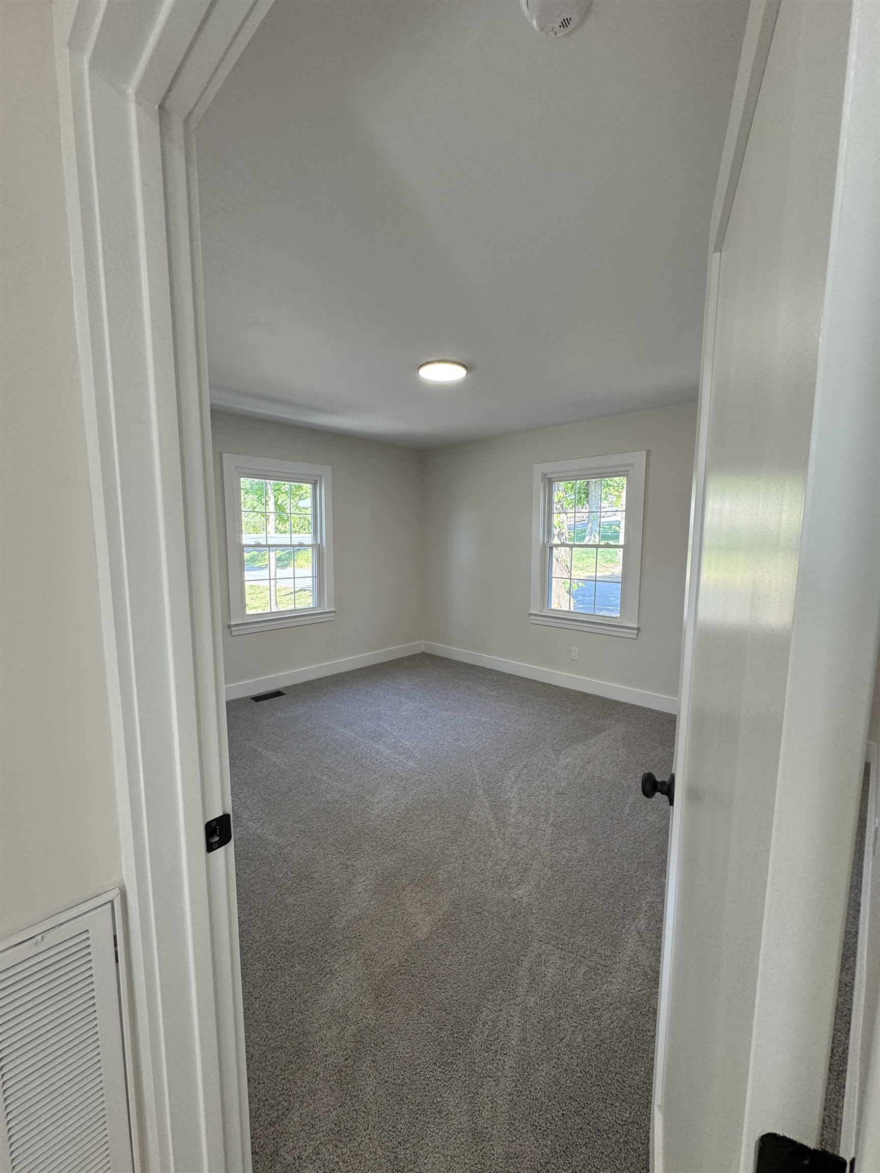 401 Thompson Street Gaffney, SC 29340 - Photo 11 of 35