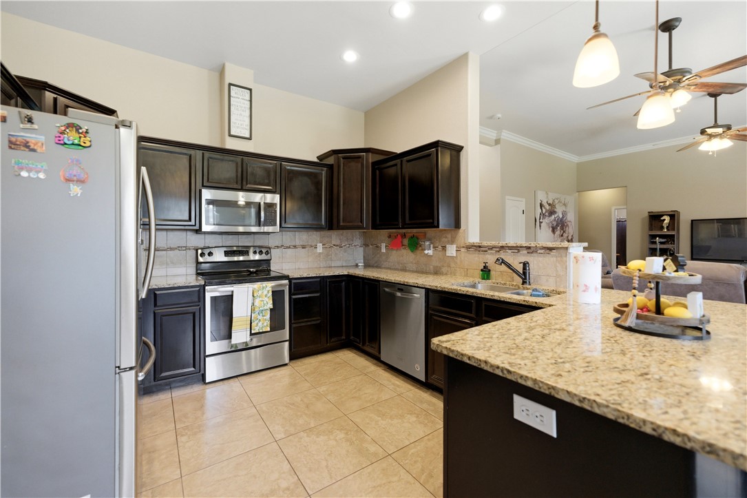 4204 North Stampede Road Kingman, AZ 86401 - Photo 9 of 36