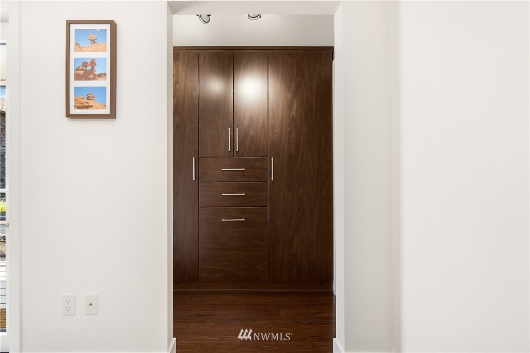 2031 Fairview Avenue East, Unit E Seattle, WA 98102 - Photo 15 of 32 a view of elevator