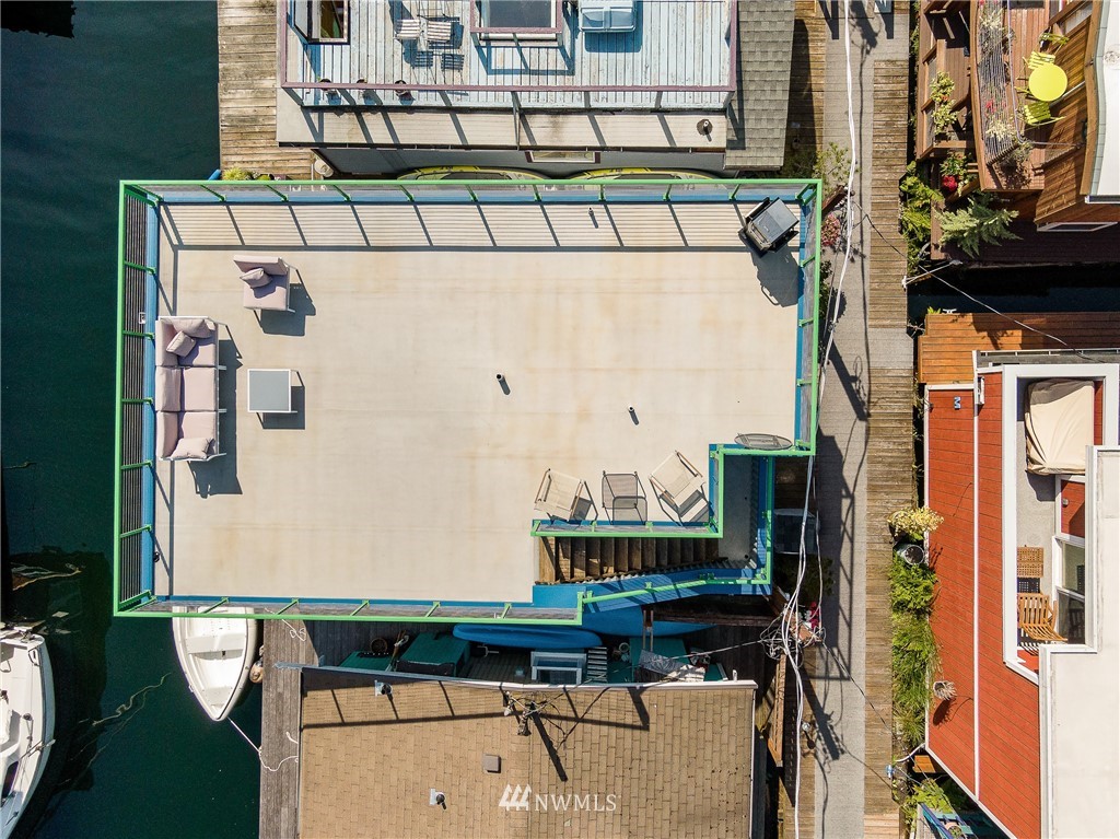 2031 Fairview Avenue East, Unit E Seattle, WA 98102 - Photo 30 of 32 a view of entryway