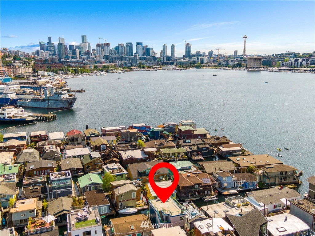 2031 Fairview Avenue East, Unit E Seattle, WA 98102 - Photo 31 of 32 a picture of city view