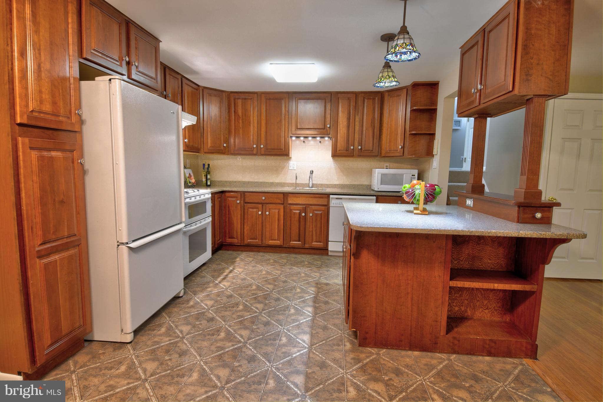109 North Garfield Road Sterling, VA 20164 - Photo 3 of 19 Kitchen