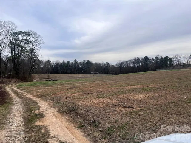 $2,100,000 | 99999 McMurray Road, Flat Rock, NC 28731