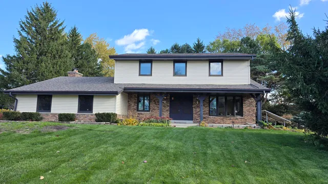 $699,900 | 1930 Cotton Tail Lane, Brookfield, WI 53045
