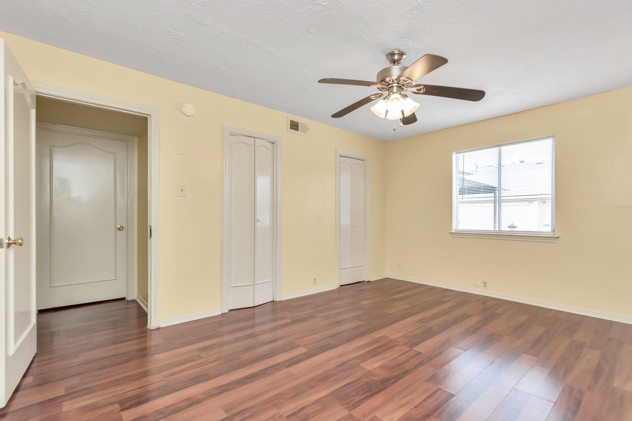 4702 Cashel Circle, Unit B Houston, TX 77069 - Photo 14 of 34 a view of empty room with wooden floor