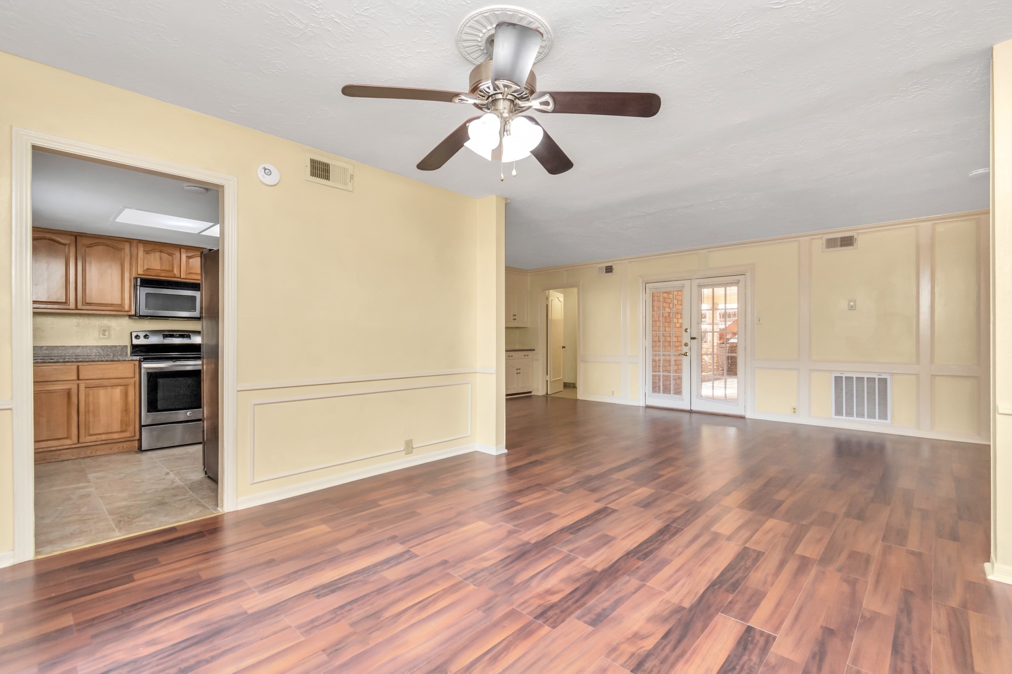 4702 Cashel Circle, Unit B Houston, TX 77069 - Photo 29 of 34 a view of empty room with wooden floor and window