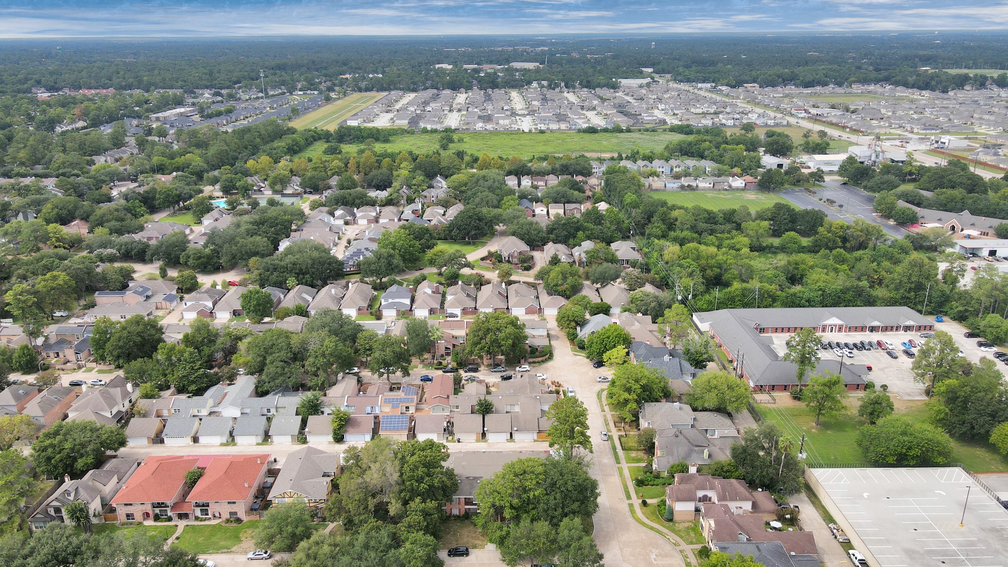 4702 Cashel Circle, Unit B Houston, TX 77069 - Photo 4 of 34 an aerial view of a city