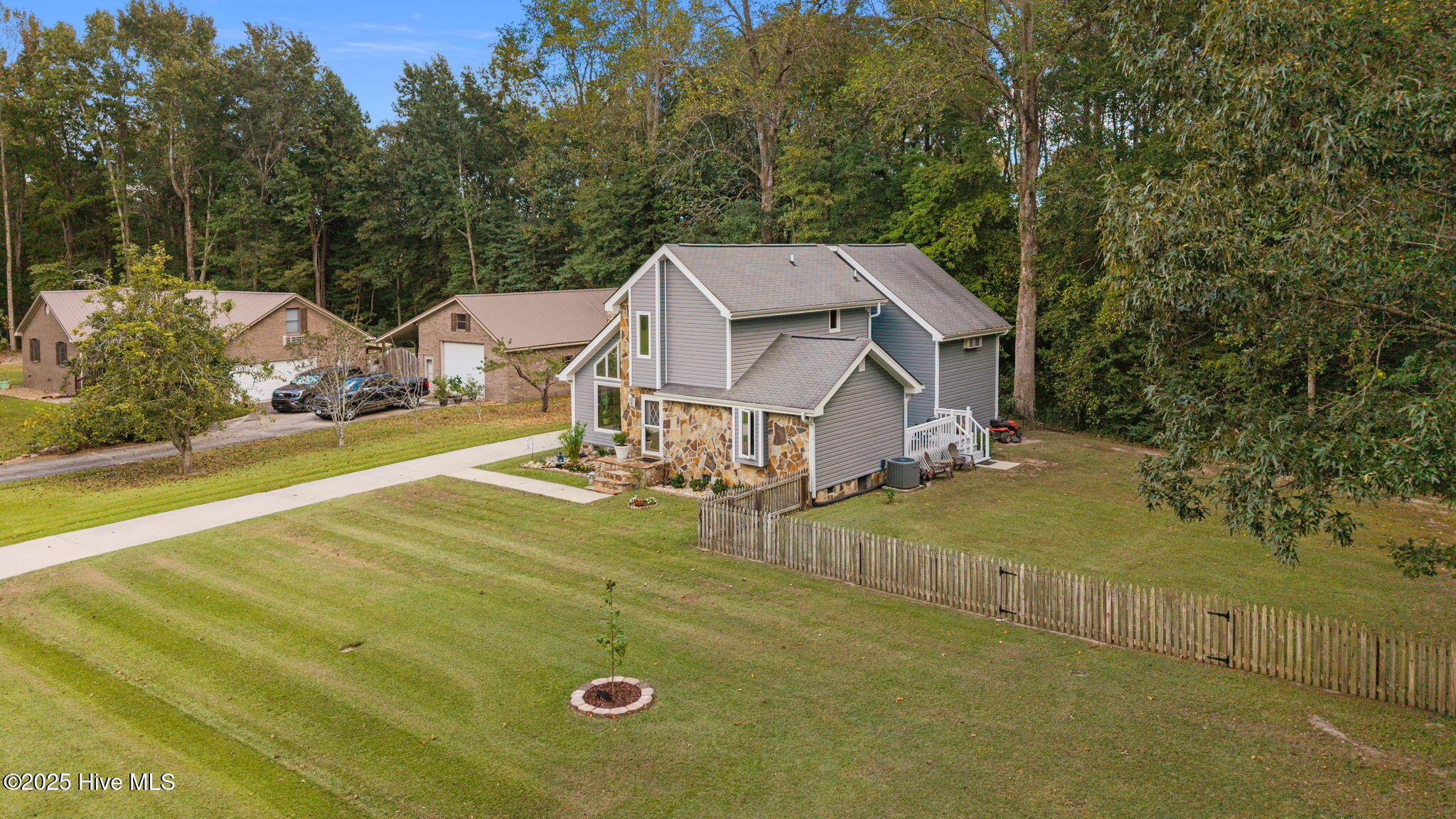 102 Spring Ridge Court New Bern, NC 28562 - Photo 4 of 43 4-web-or-mls-DJI_20251009123439_0396_D