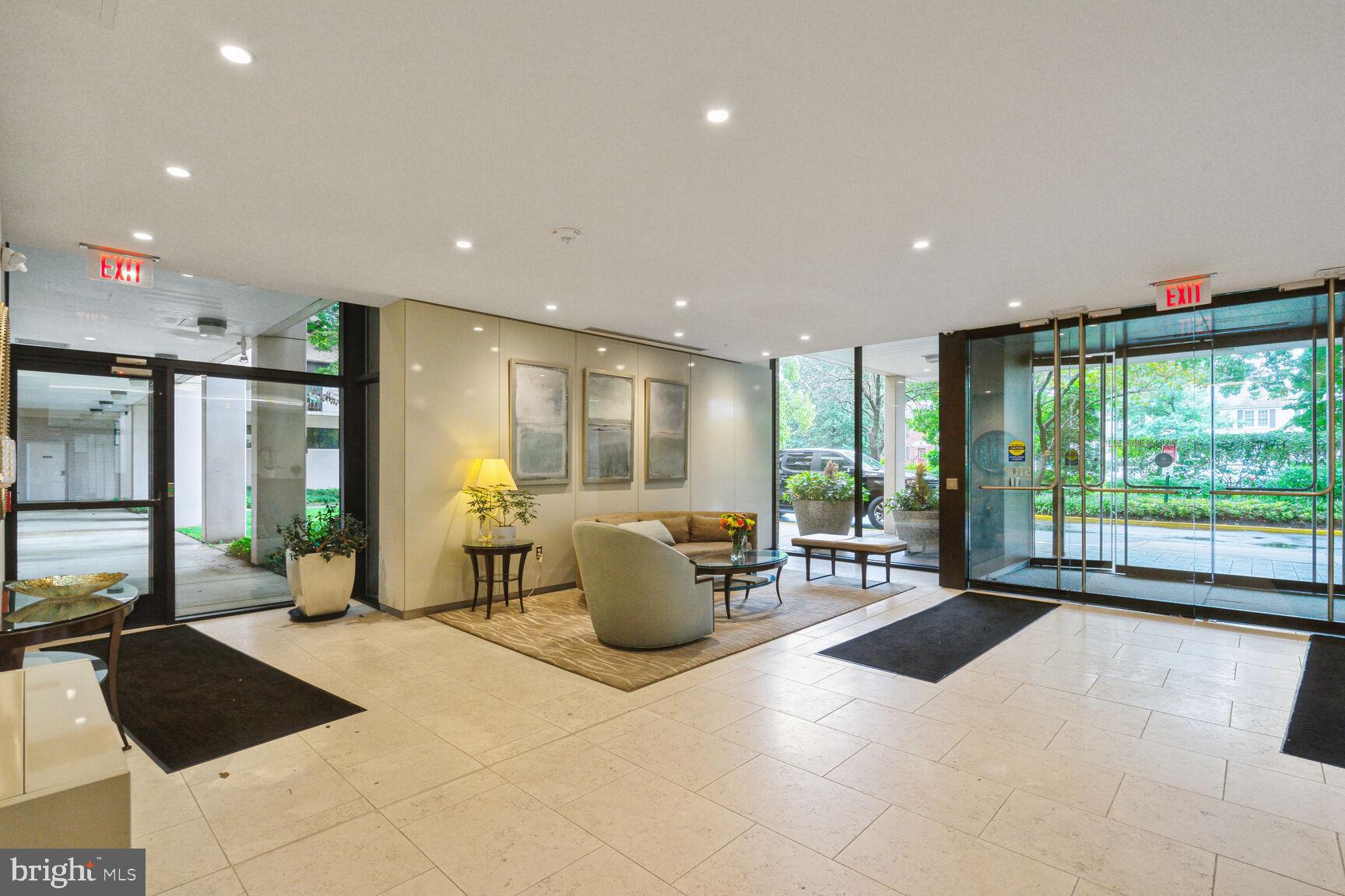 4141 North Henderson Road, Unit 825 Arlington, VA 22203 - Photo 2 of 29 Lobby Entry/ Concierge Desk.