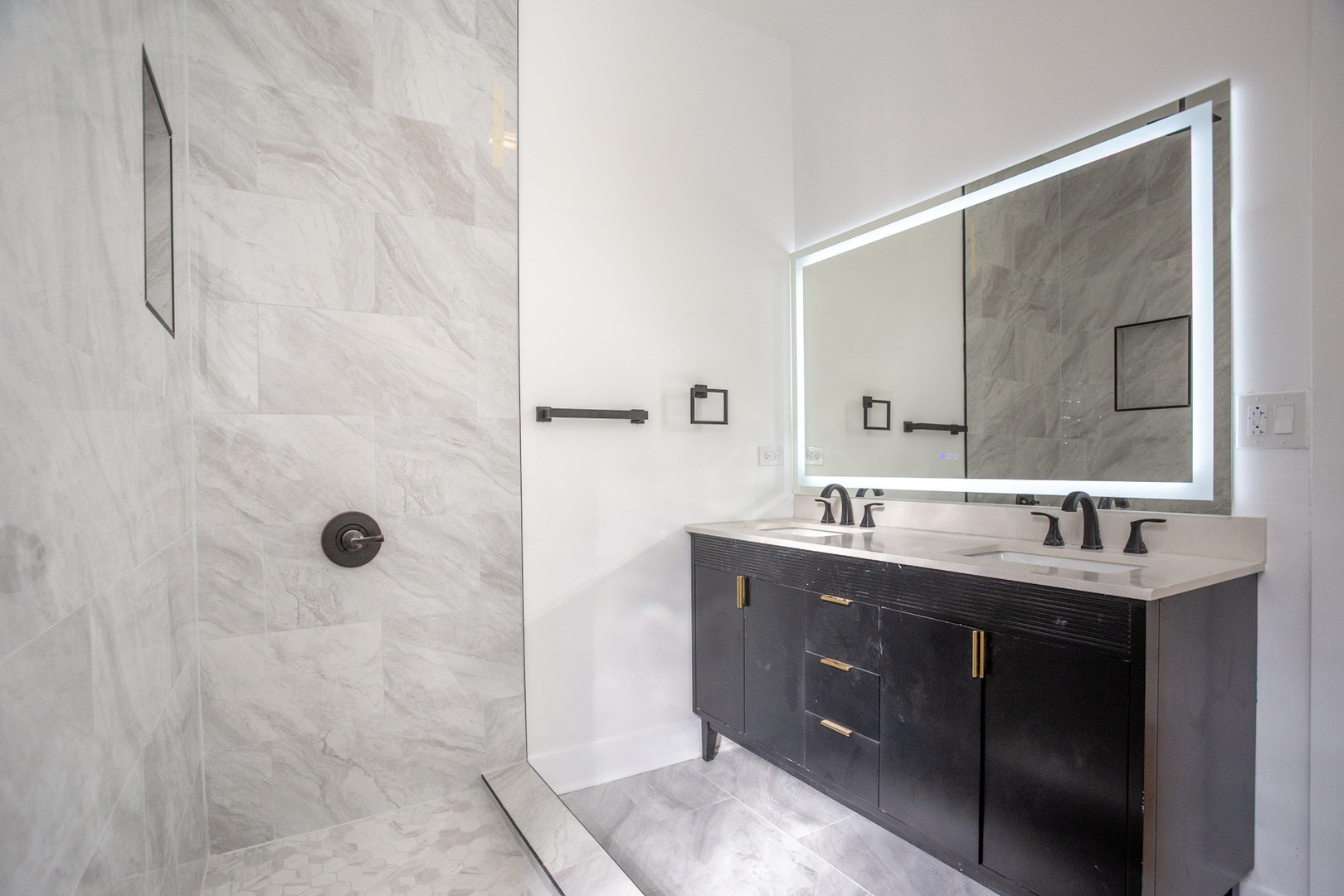 430 East 46th Street Chicago, IL 60653 - Photo 18 of 28