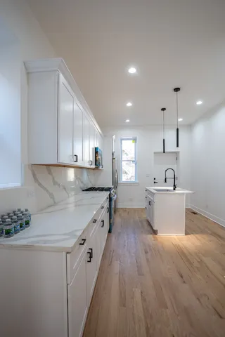 $499,900 | 430 East 46th Street, Chicago, IL 60653