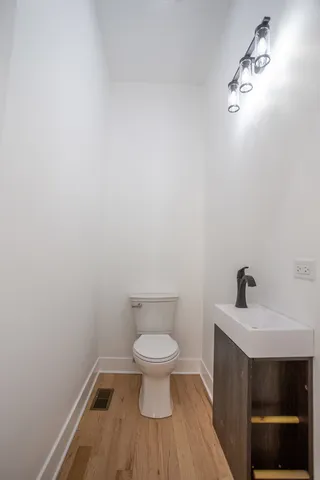 $499,900 | 430 East 46th Street, Chicago, IL 60653