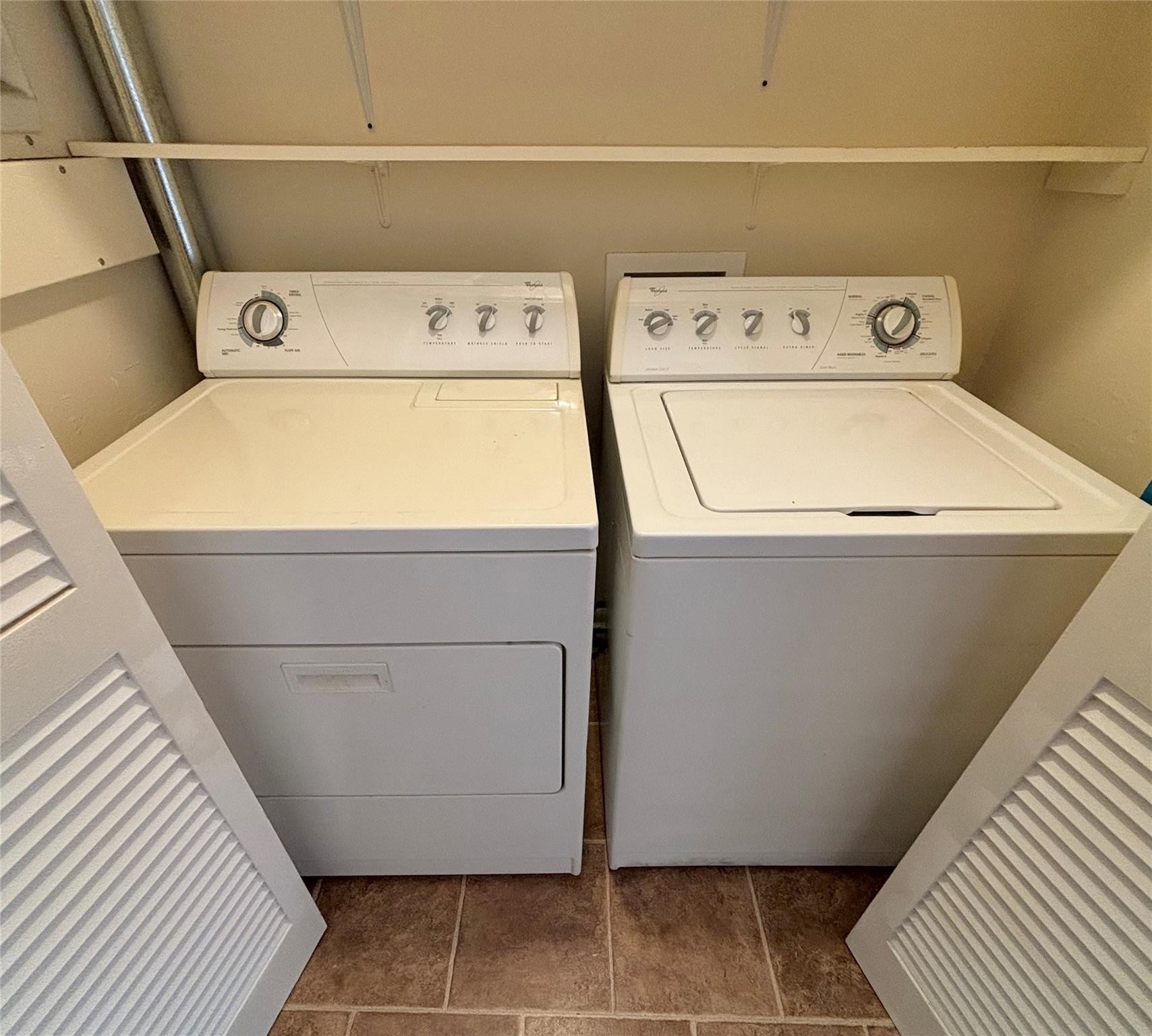 2727 Briarhurst Drive, Unit 21 Houston, TX 77057 - Photo 4 of 15