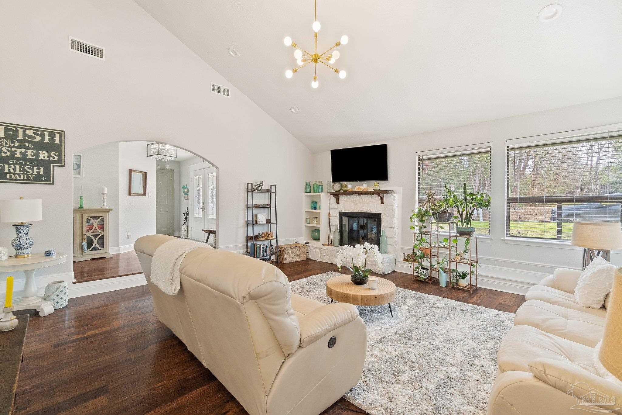 9008 Woodrun Road Pensacola, FL 32514 - Photo 9 of 29 Gallery Image 9