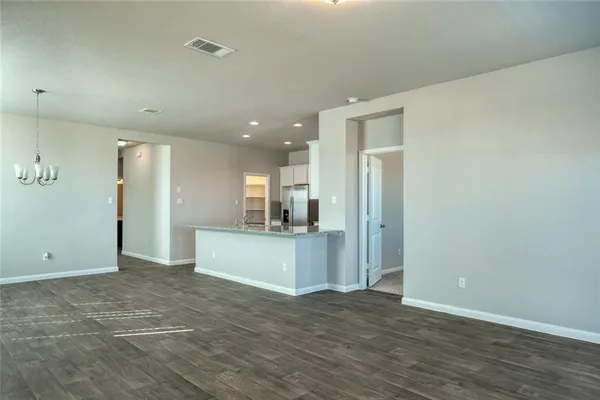 $2,100 | 105 Ashford Way, Georgetown, TX 78626