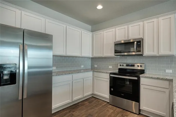 $2,100 | 105 Ashford Way, Georgetown, TX 78626