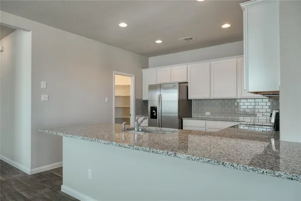 $2,100 | 105 Ashford Way, Georgetown, TX 78626