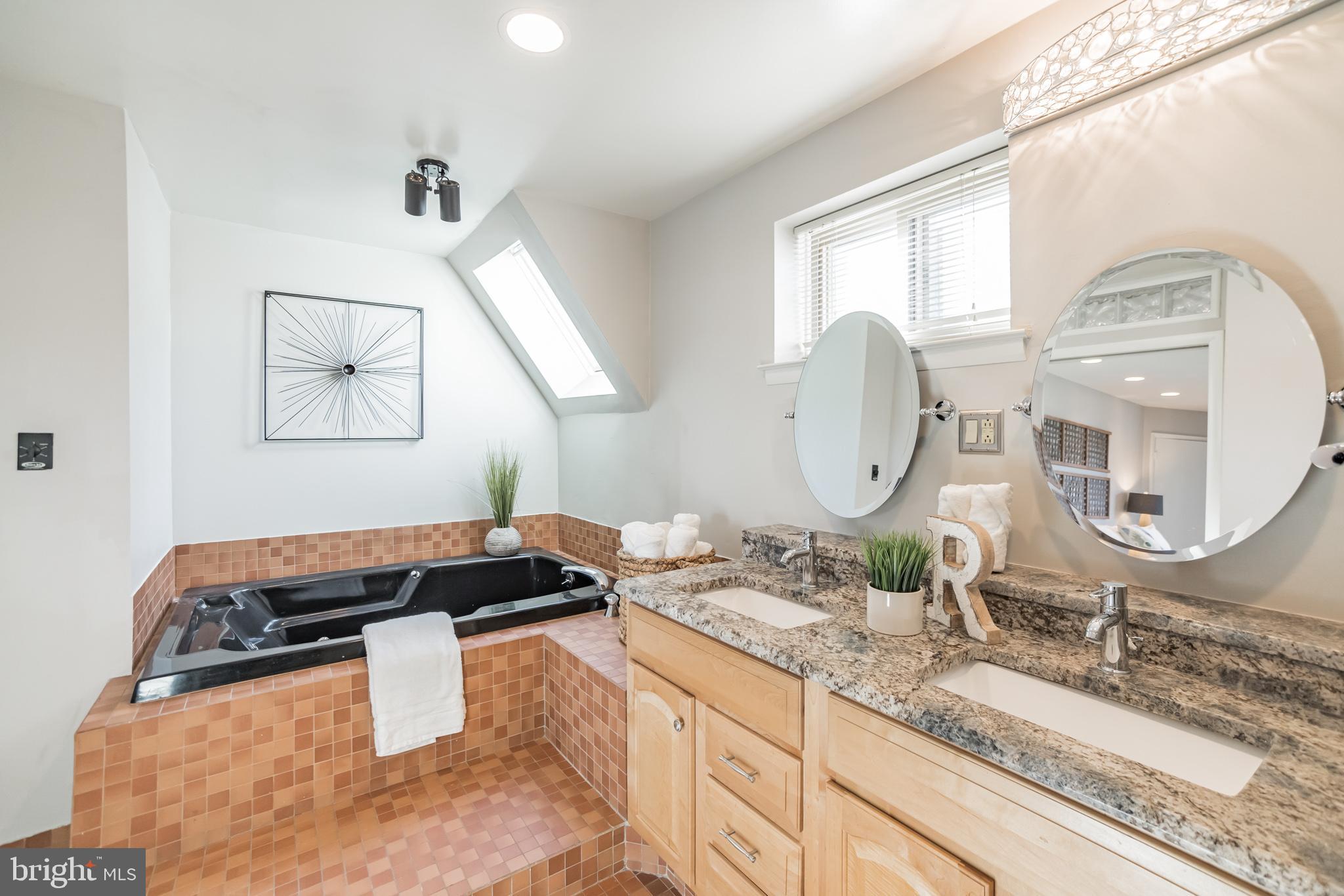 2108 Appletree Street Philadelphia, PA 19103 - Photo 20 of 38