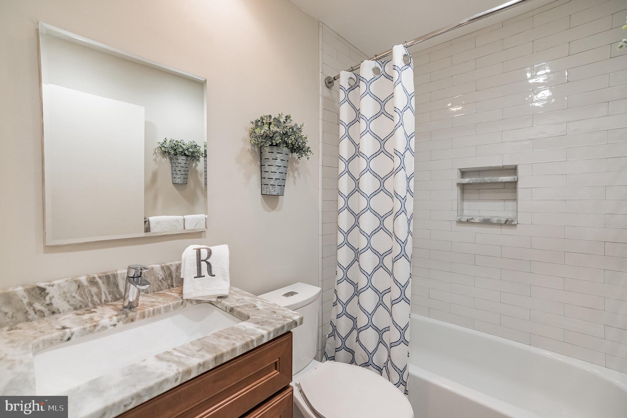 2108 Appletree Street Philadelphia, PA 19103 - Photo 27 of 38