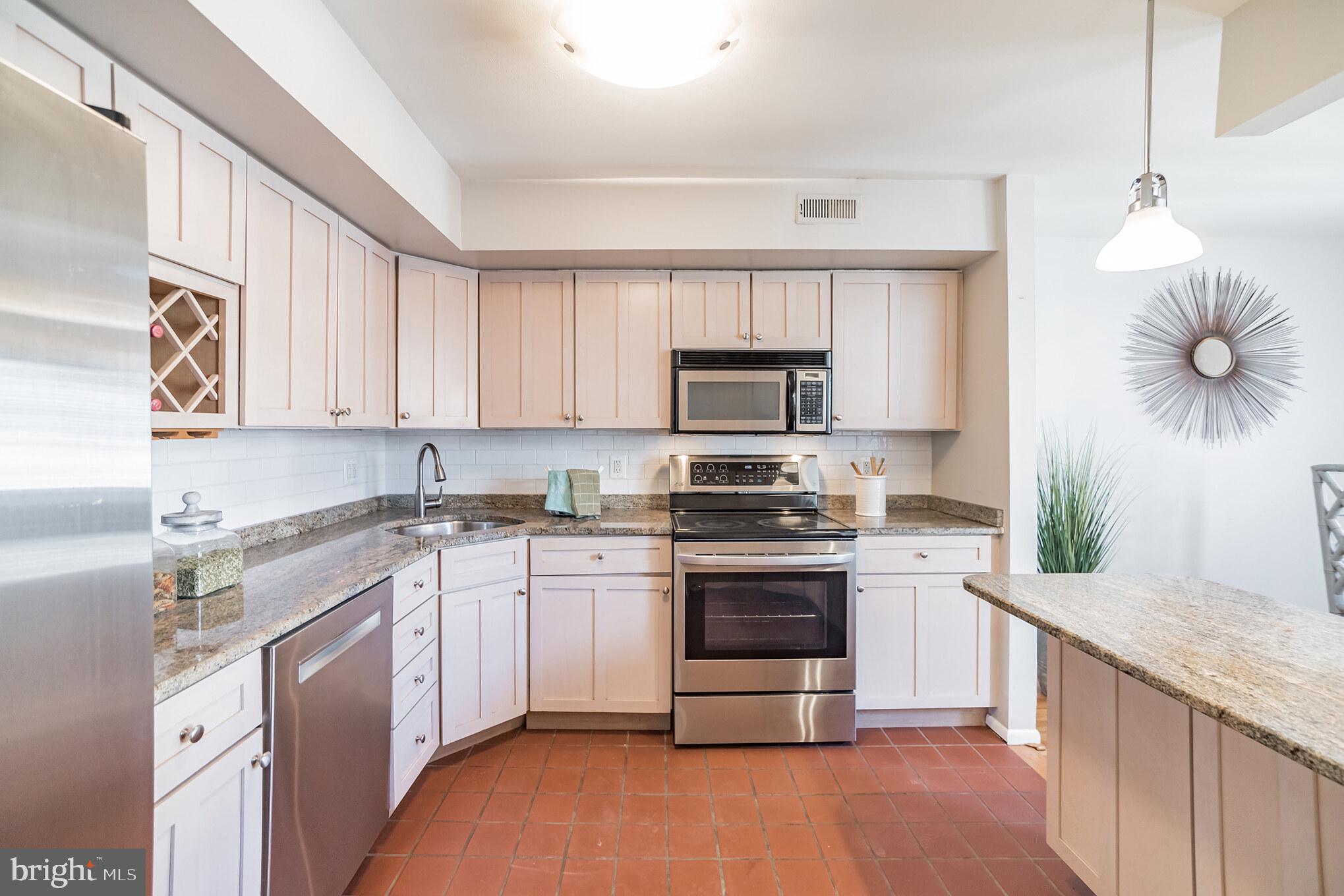 2108 Appletree Street Philadelphia, PA 19103 - Photo 7 of 38