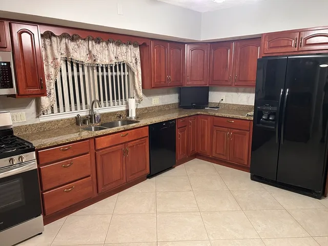 $2,900 | 58 Maple Street, Unit 2, Malden, MA 02148