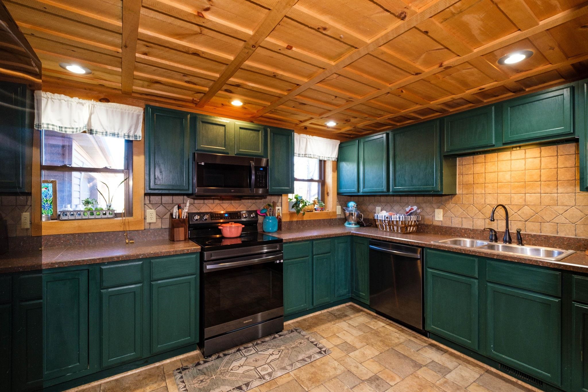 13975 Rockingham Pike Elkton, VA 22827 - Photo 18 of 36 Gallery Image 18