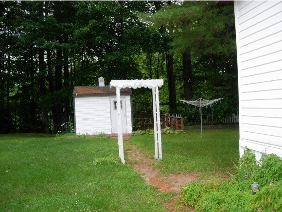 25 Sagamore Lane Rochester, NH 03867 - Photo 4 of 9