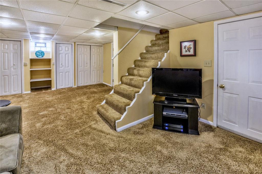 109 Deimling Road Pittsburgh, PA 15229 - Photo 12 of 23 Gameroom.