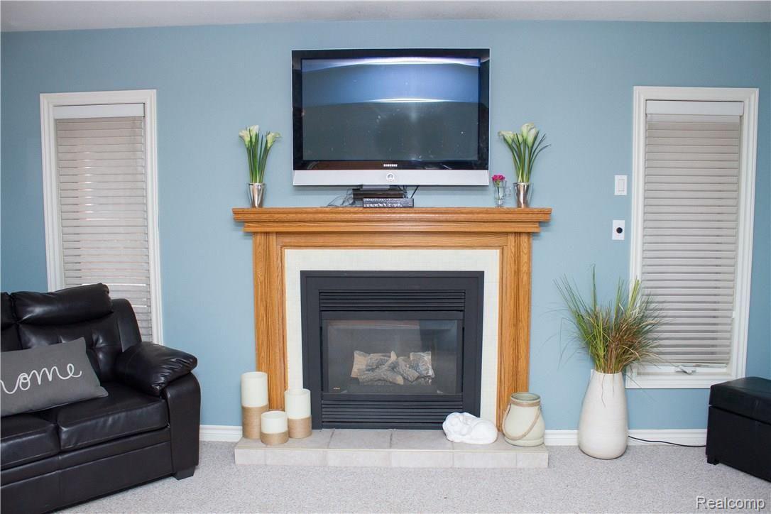722 Wilcox Street Rochester, MI 48307 - Photo 12 of 52 FamilyRoom3.jpg