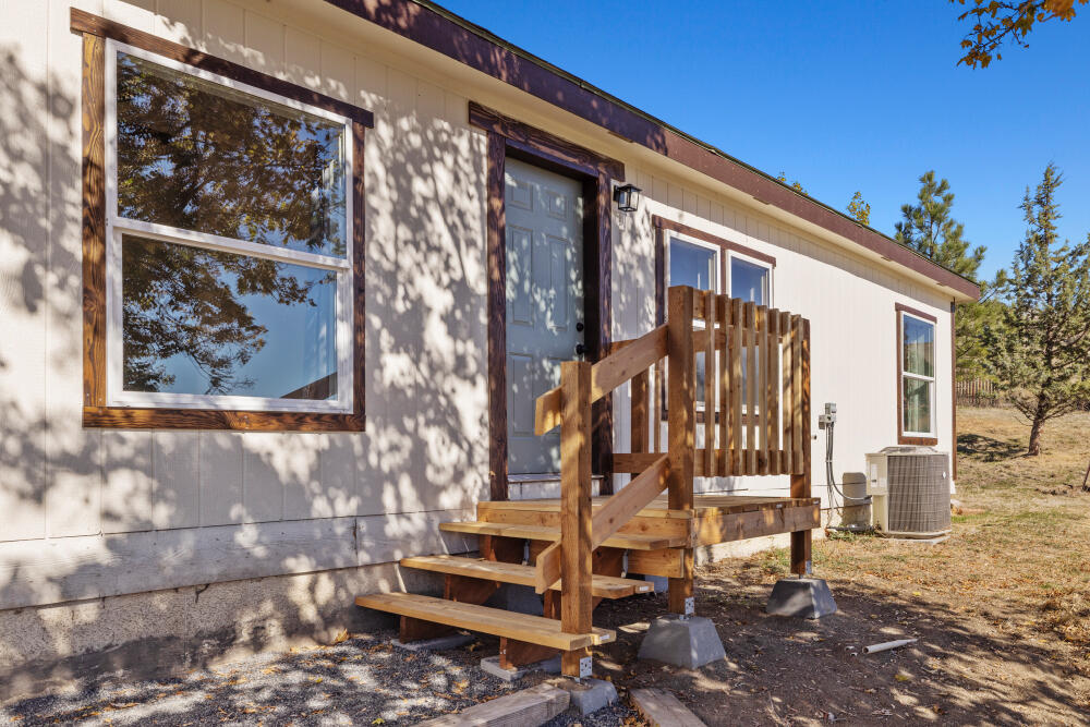1017 Homedale Road Klamath Falls, OR 97603 - Photo 38 of 41 038
