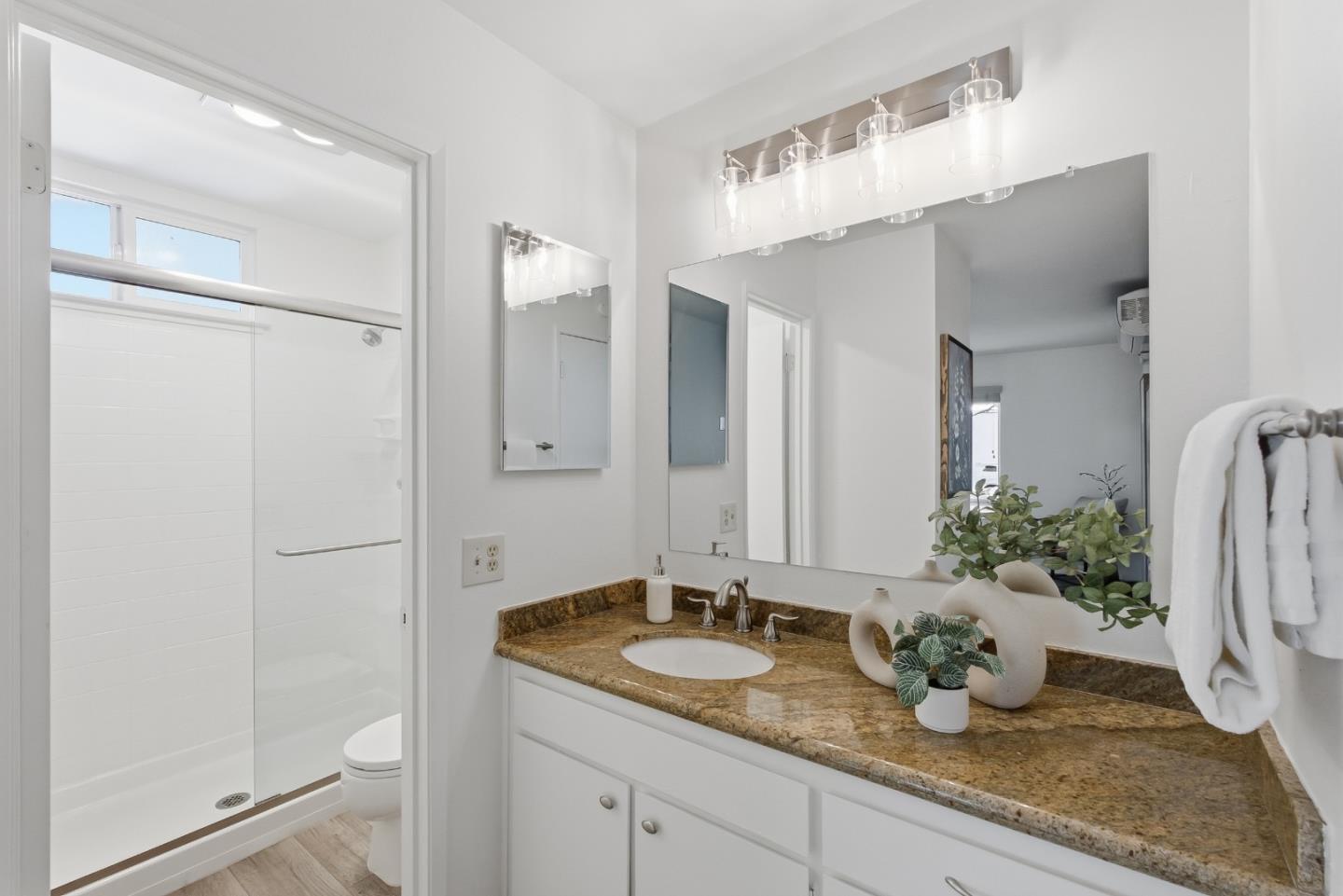 905 West Middlefield Road, Unit 972 Mountain View, CA 94043 - Photo 18 of 32