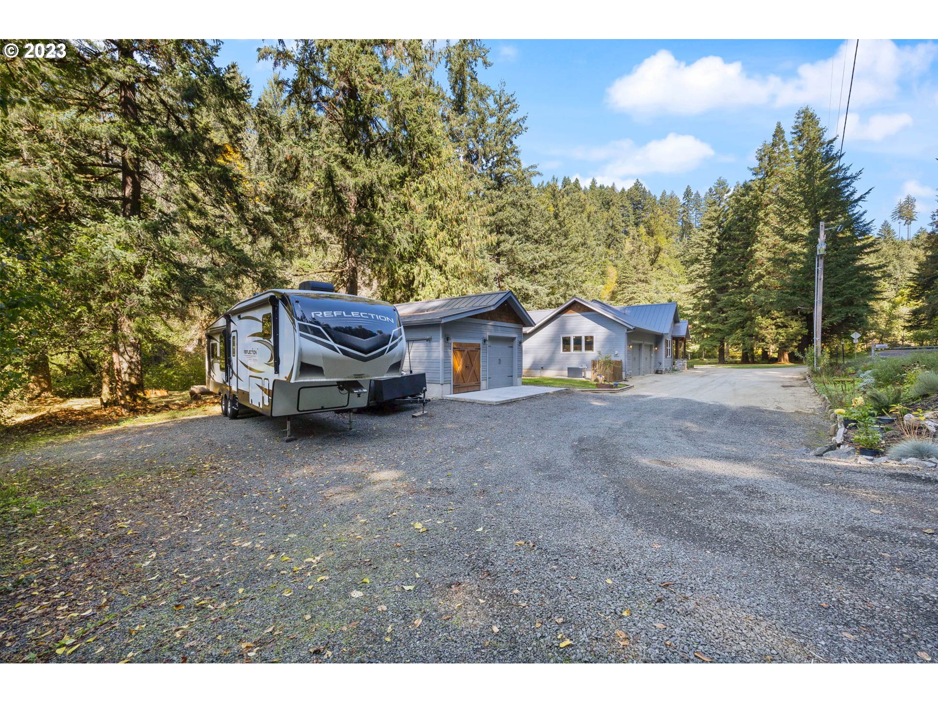 37693 Hills Creek Road Springfield, OR 97478 - Photo 5 of 48