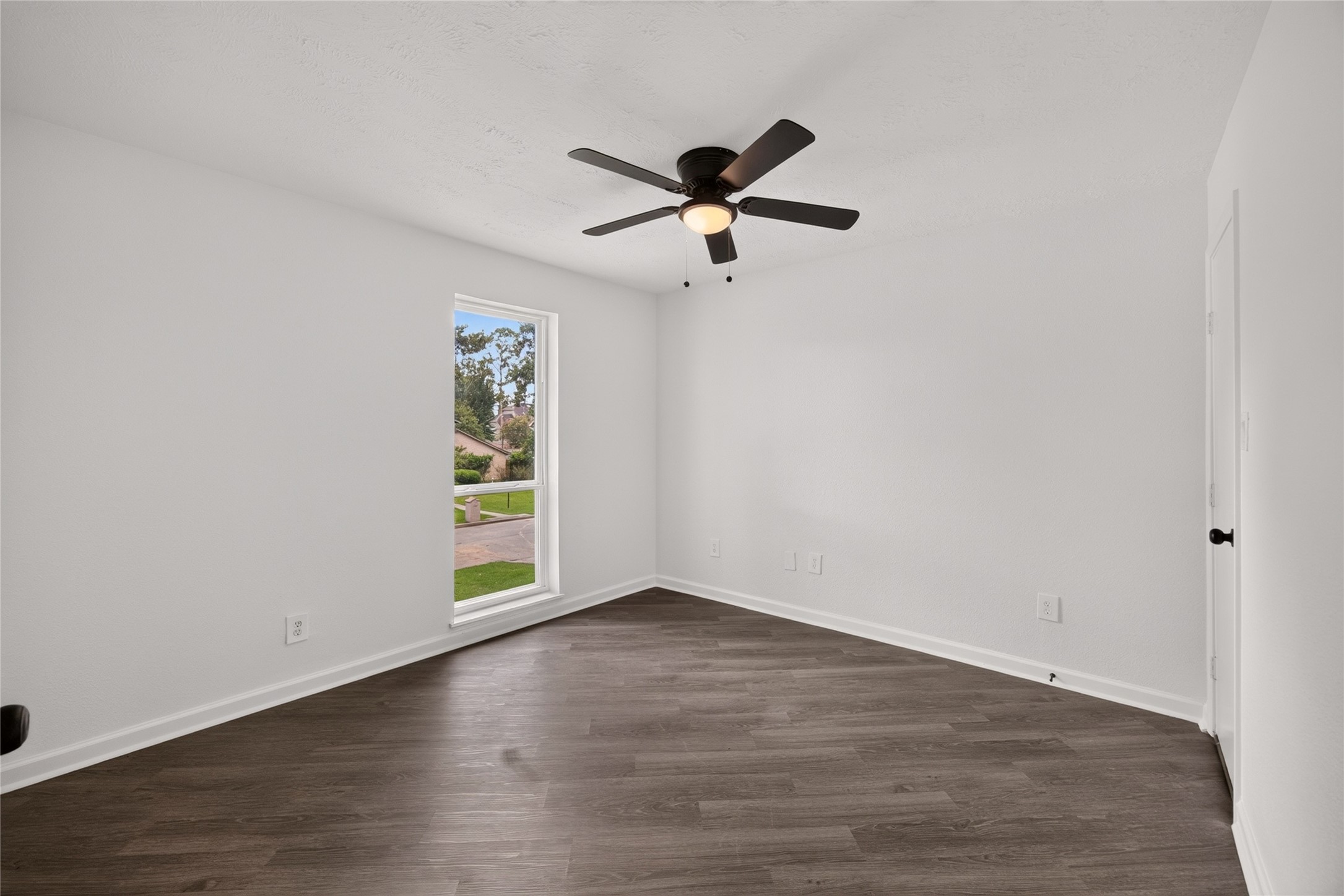 8002 Lichen Lane Spring, TX 77379 - Photo 32 of 50 Secondary bedroom upstairs.