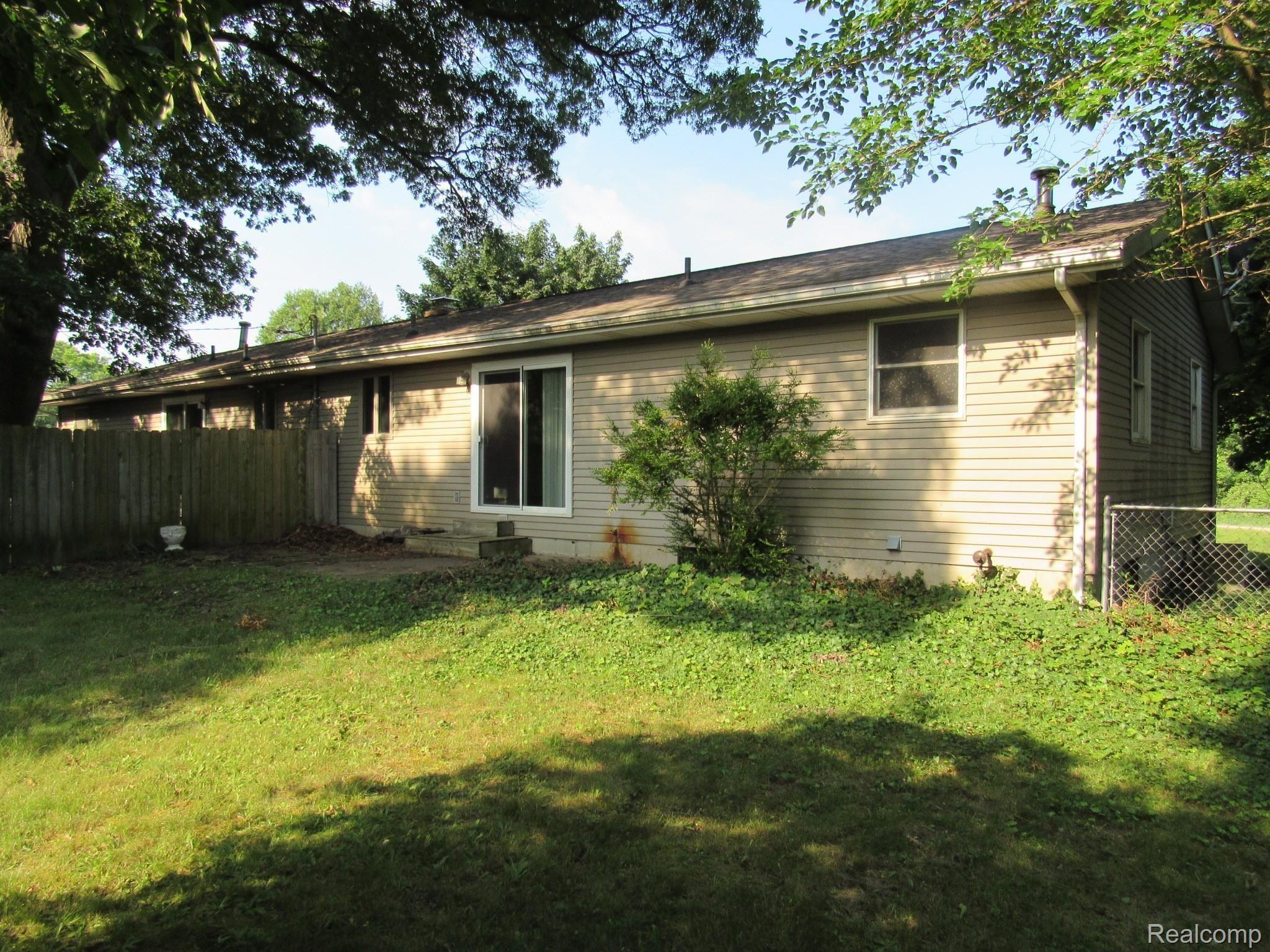 7493 Pinckney Road Pinckney, MI 48169 - Photo 11 of 32 IMG_2819.JPG