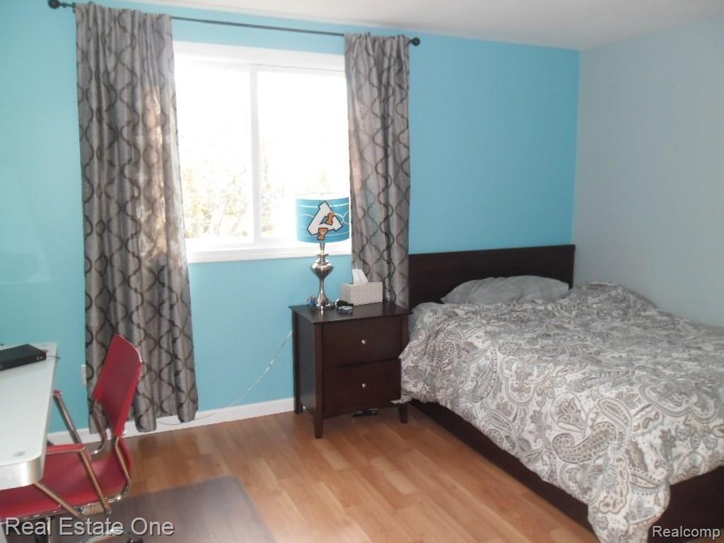 1419 Chevy Circuit Rochester, MI 48306 - Photo 24 of 49 Bedroom # 4 upstairs.