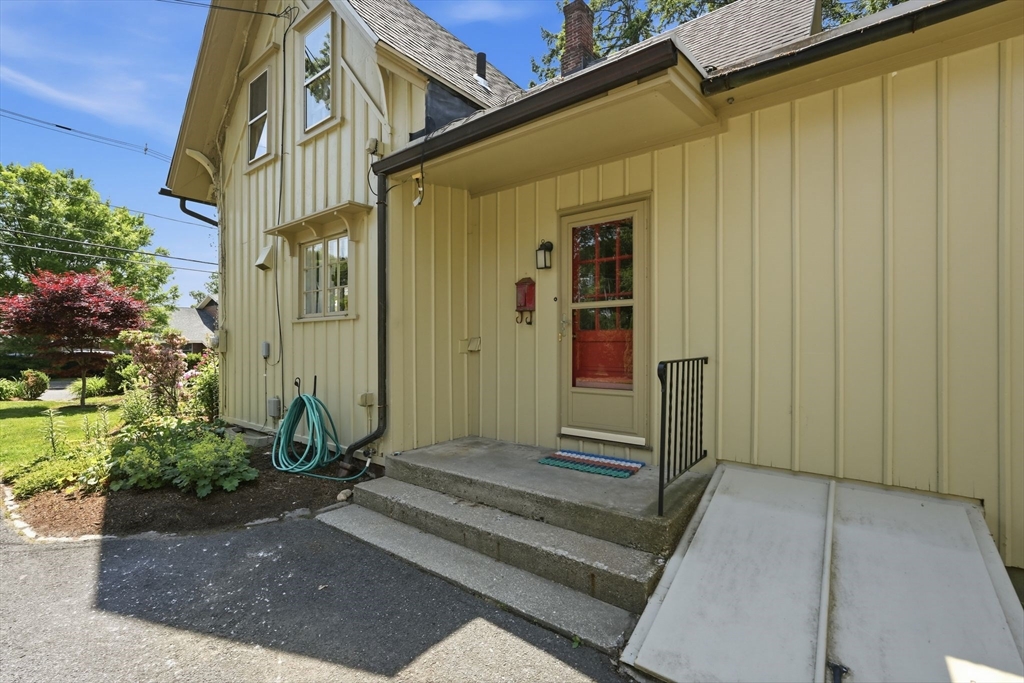 38 Round Hill Road Northampton, MA 01060 - Photo 7 of 42