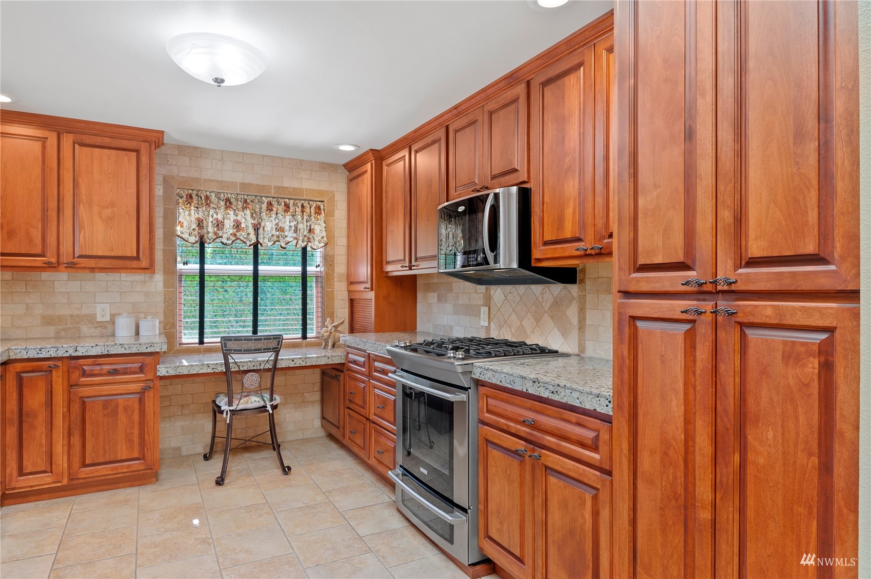 3111 Columbia Heights Road Longview, WA 98632 - Photo 15 of 40