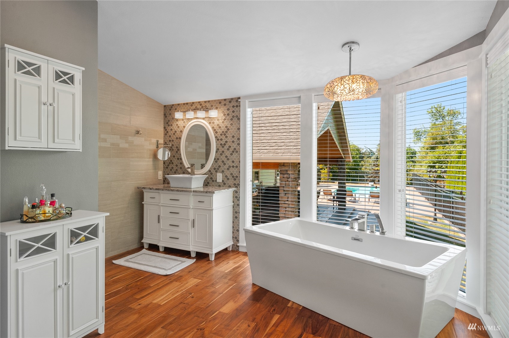 3111 Columbia Heights Road Longview, WA 98632 - Photo 4 of 40