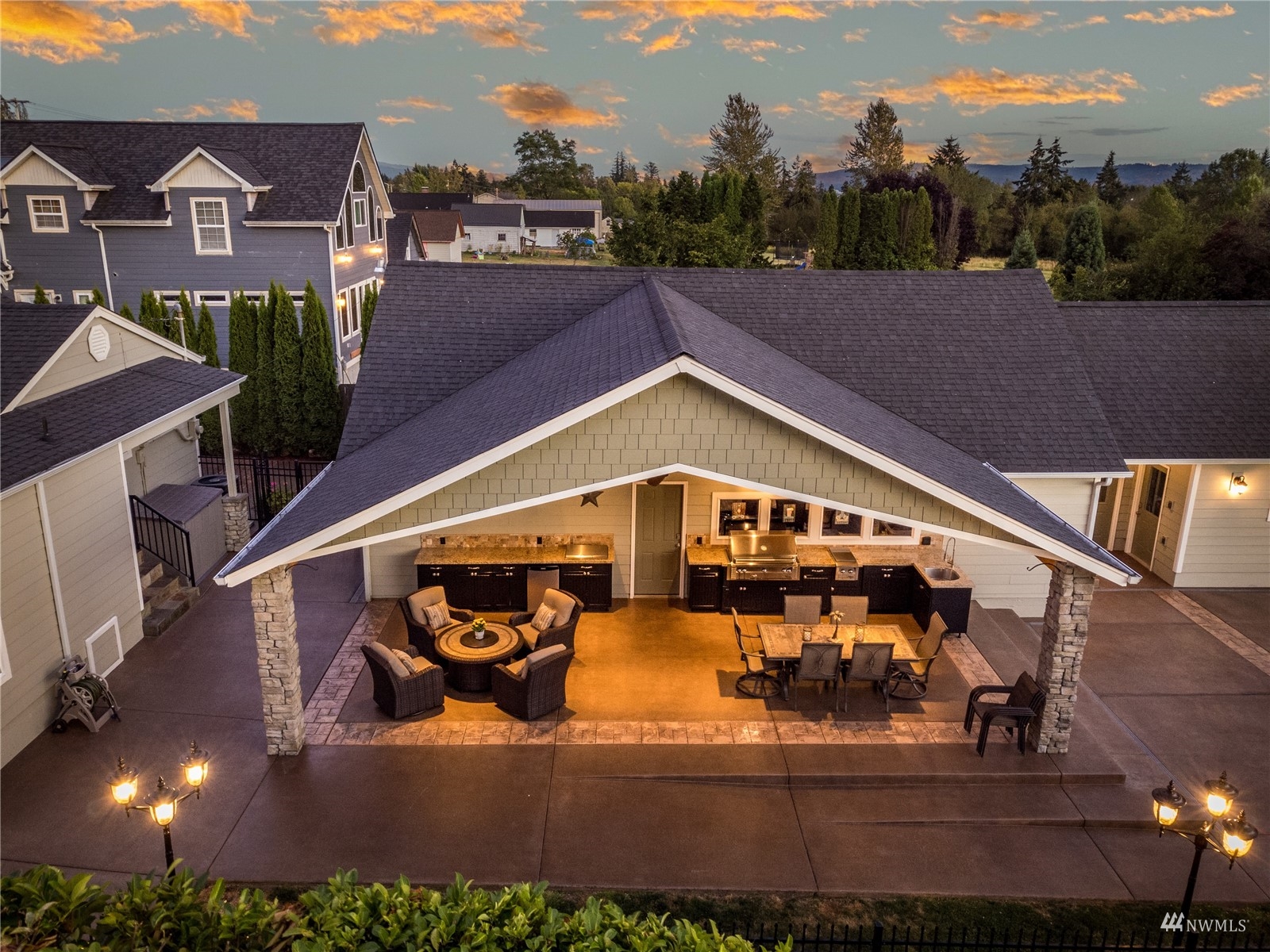 3111 Columbia Heights Road Longview, WA 98632 - Photo 5 of 40