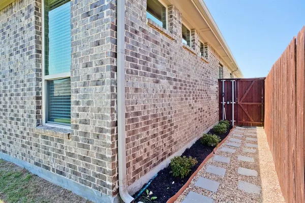$390,000 | 124 Gill Point Lane, Aledo, TX 76008
