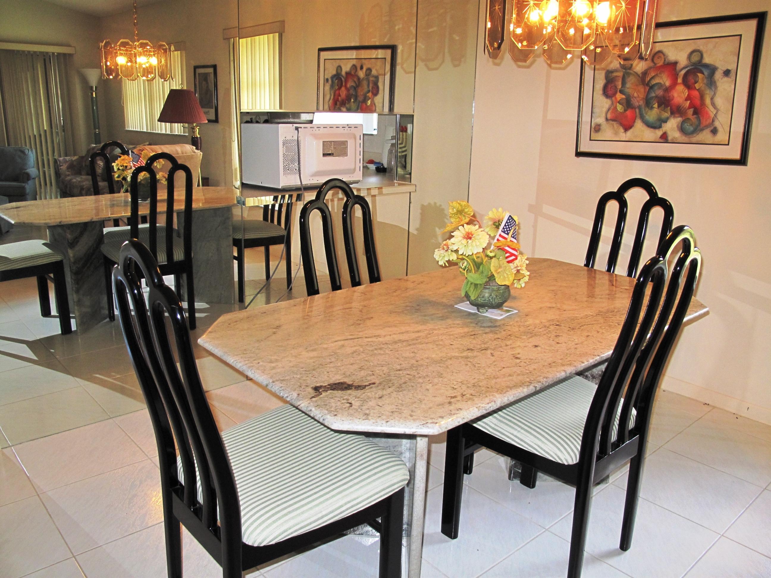 8152 Sweetbriar Way, Unit A Boca Raton, FL 33496 - Photo 11 of 44 Dining area