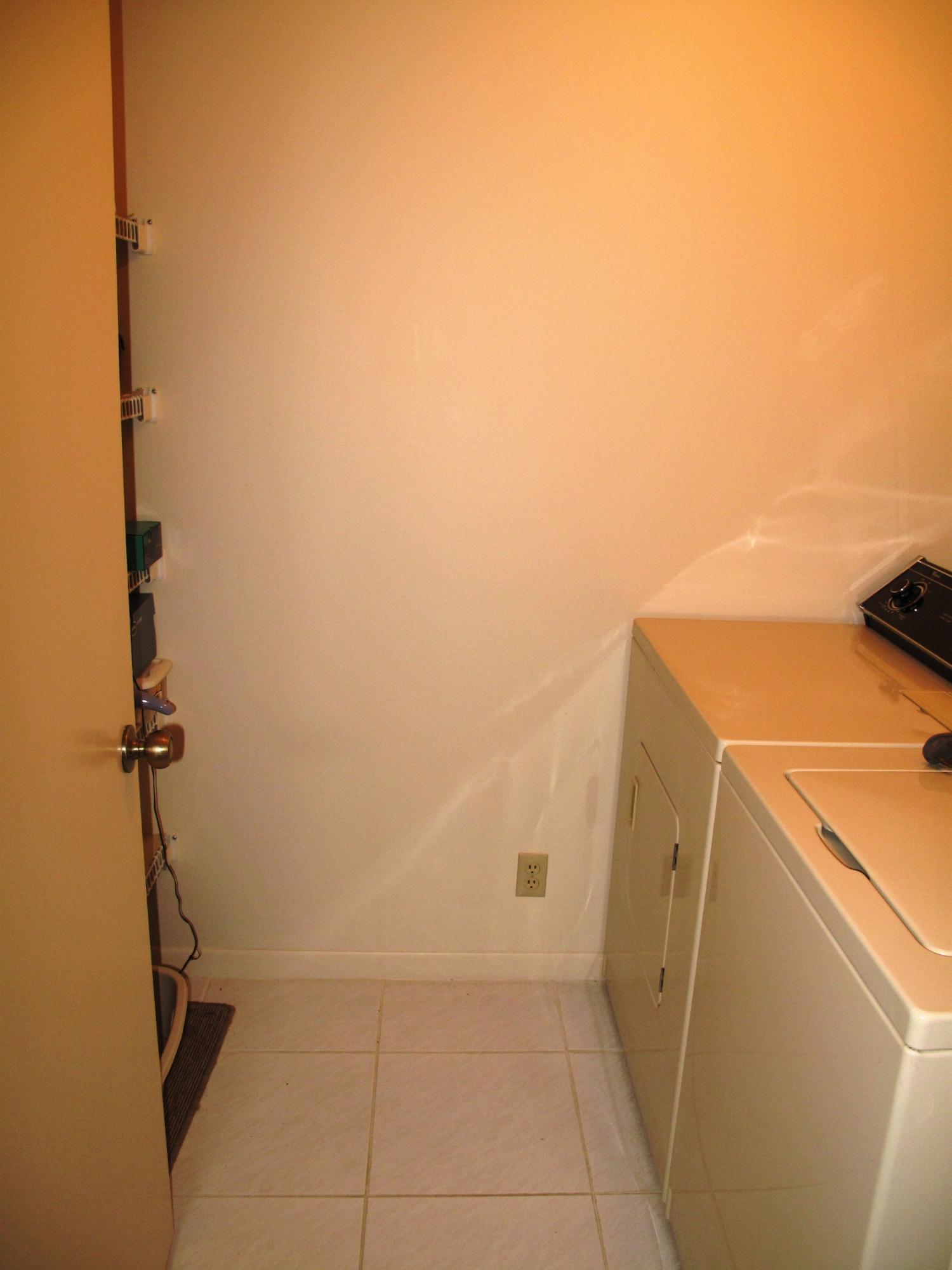 8152 Sweetbriar Way, Unit A Boca Raton, FL 33496 - Photo 22 of 44 Laundry room (1)