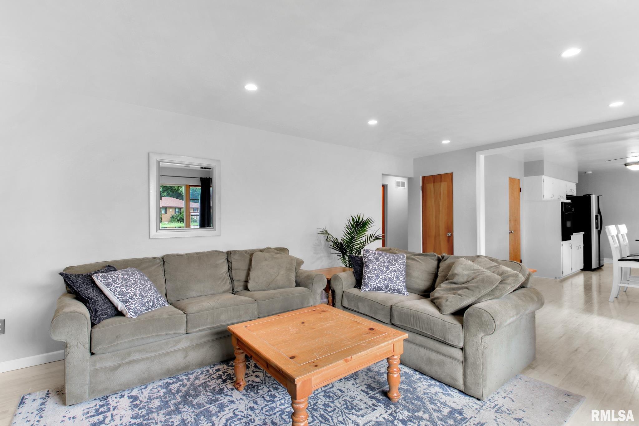 832 Sunset Road Morton, IL 61550 - Photo 5 of 32 Gallery Image 5