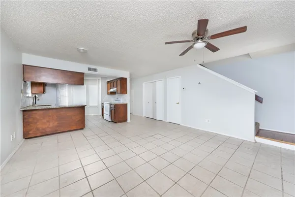 $1,400 | 4010 Oak Bay Drive, Unit E, Corpus Christi, TX 78413