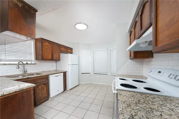 $1,400 | 4010 Oak Bay Drive, Unit E, Corpus Christi, TX 78413