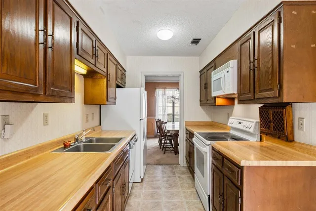 $260,000 | 2231 Tidmington Drive, Cordova, TN 38016