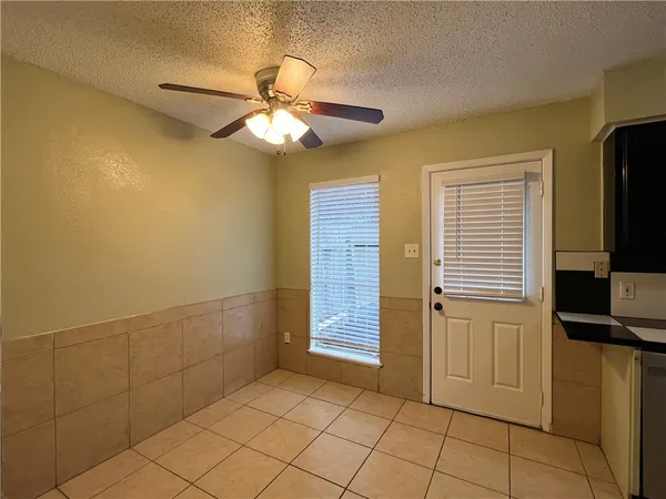 $1,250 | 7225 Owen Court, Unit A, Corpus Christi, TX 78413