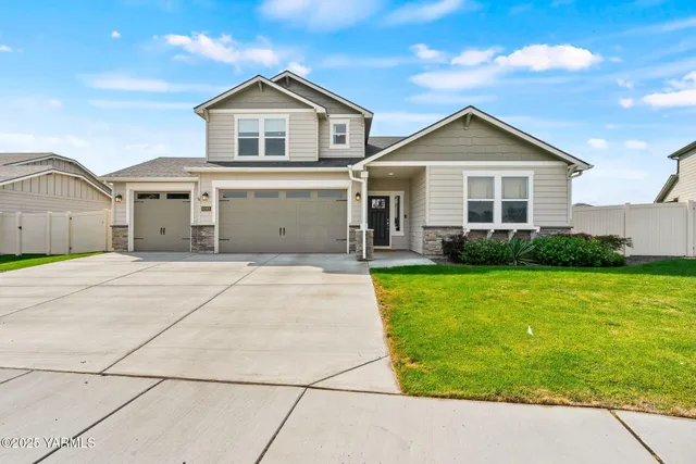 $575,000 | 6305 Cottonwood Loop, Yakima, WA 98903