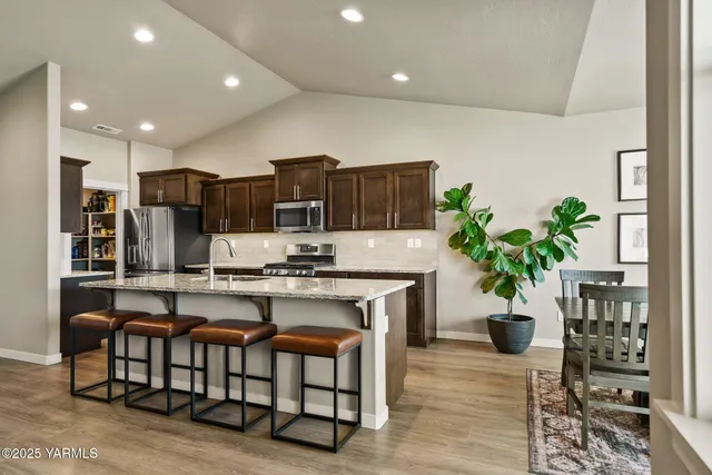 $575,000 | 6305 Cottonwood Loop, Yakima, WA 98903